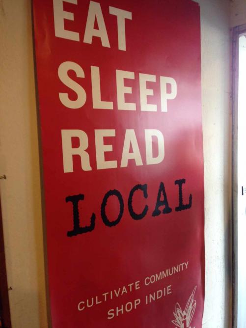 Browser books Welcome sign | © JoAnneh Nagler