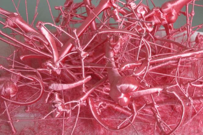 Detail, thread-winding