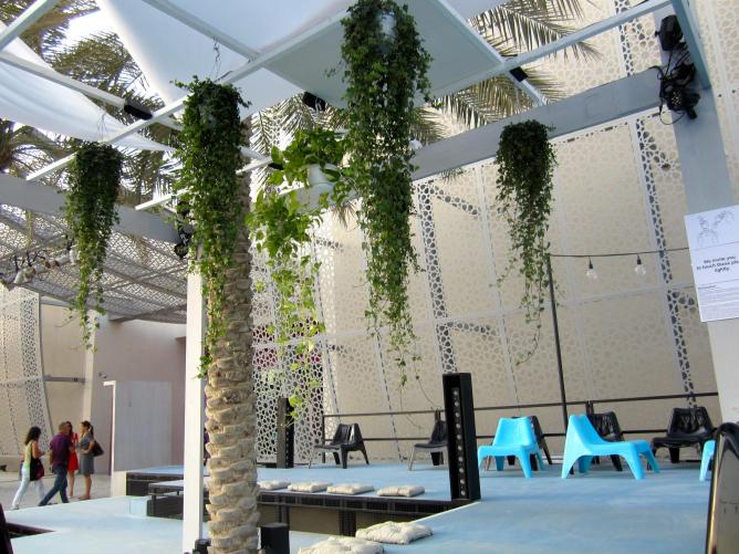 The plants that made music. Akousmaflore. Scenocosme: Gregory Laserre & Anais met den Ancxt.