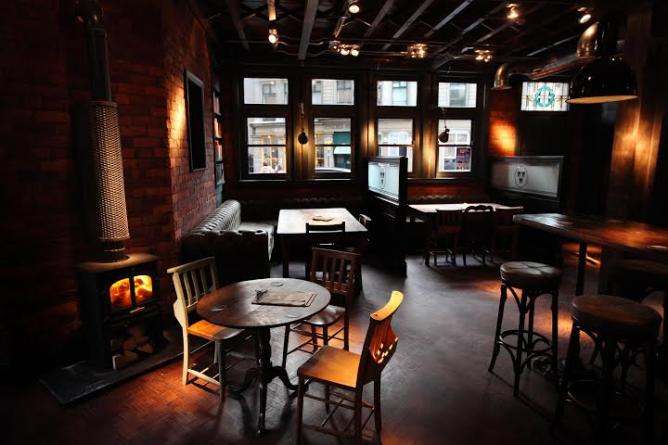 Interior The Bridge Tavern