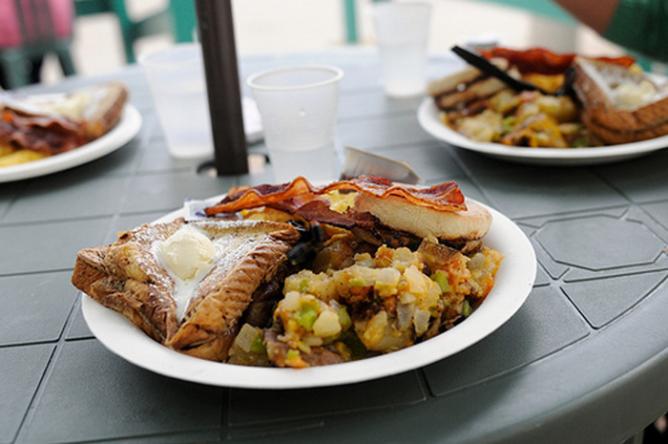 Big Breakfast | Courtesy of Kono's Cafe