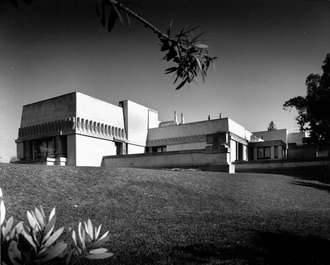Hollyhock House Exterior 1