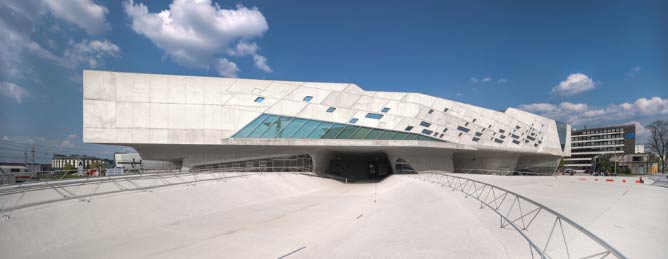 Phaeno Science Centre | © Richard Bartz/Courtesy of WikiCommons
