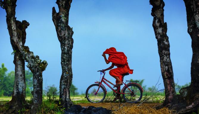 Novice cycling in Wan Puak Palaung Village in Shan State