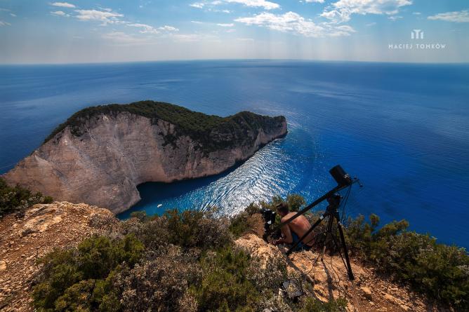 Shooting at Navagio Shipwreck Beach | © Maciej Tomkow