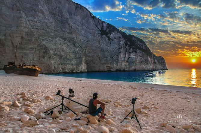Shooting at Navagio Shipwreck Beach | © Maciej Tomkow