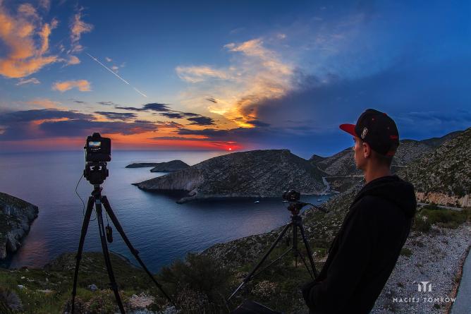 Capturing sunset at Maries, Zakynthos | © Maciej Tomkow