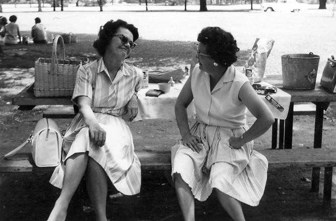 1950s fashion - a nipped-in waist and A-line skirt | © virgo200745/Flickr