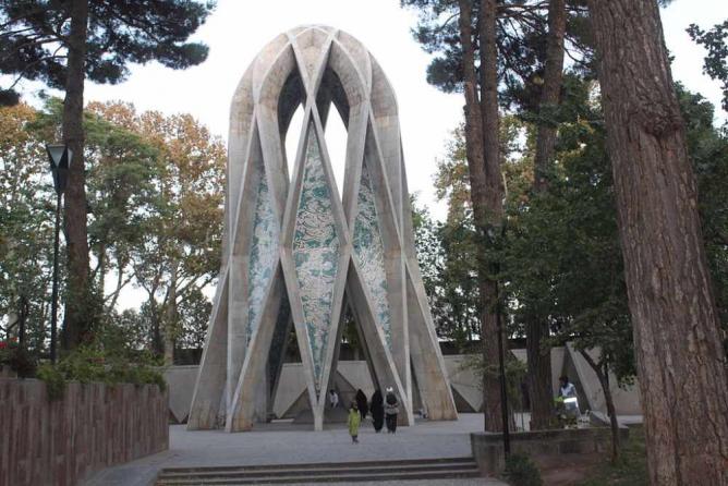 Mausoleum of Omar Khayyam | © آرمین/Wikicommons