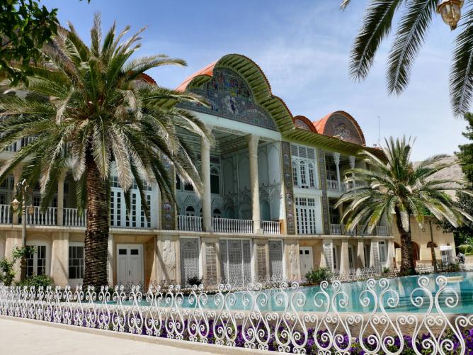 Eram Palace | © dynamosquito/Flickr