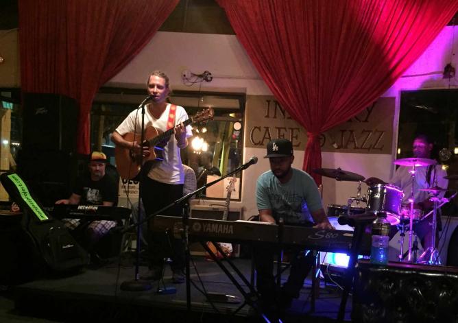 Musician Noah Jacobsen Performing at Industry Cafe & Jazz | ©Jasmine Ashoori