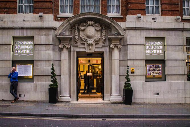 London Bridge Hotel | © Lamarr Golding