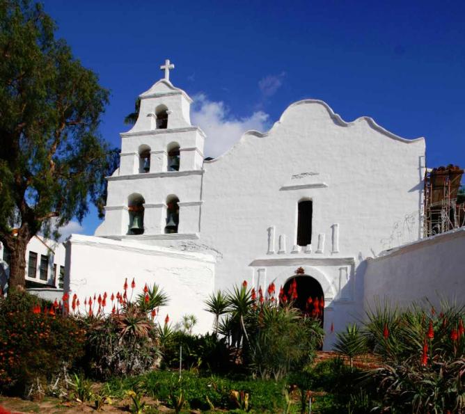 Mission San Diego | &#xA9; Rennett Stowe/Flickr