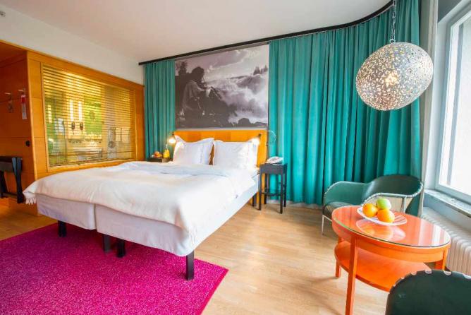 Room | Courtesy of Hotel Rival