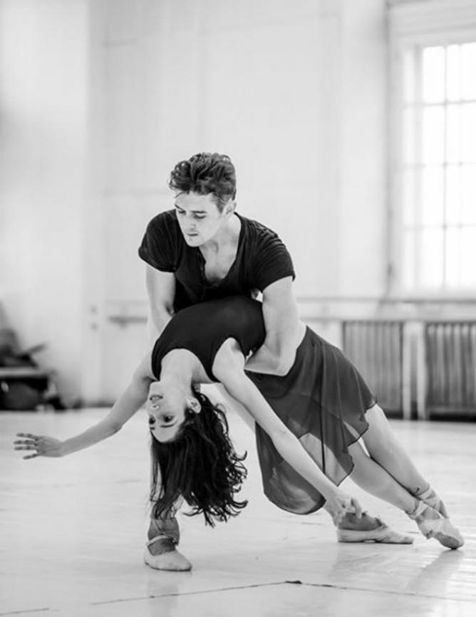 Greig Matthews & Anita Monolova in Spring and Fall Pas de Deux | © Ashley Taylor