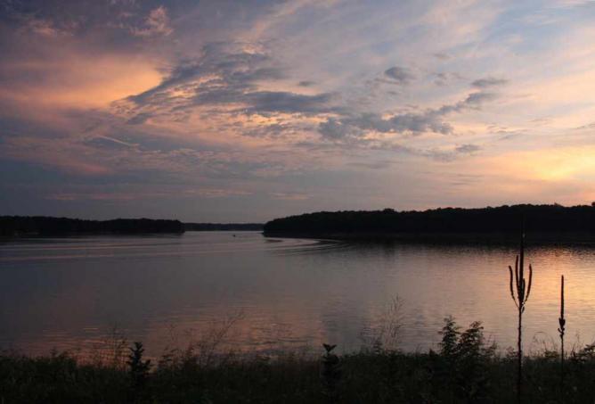 Sunset at Wolf Creek State Park, Shelby County | &#xA9; Anne Swoboda/Flickr