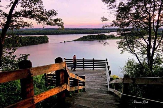 Lookout Point at Mississippi Palisades State Park, Carroll County | Photo by Connie Zink/Courtesy of Visit Carroll County Illinois