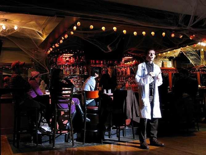 The 10 Best Bars In Chelsea New York Speakeasy Theatre 10 19 Xa9 Rob Nguyen Flickr