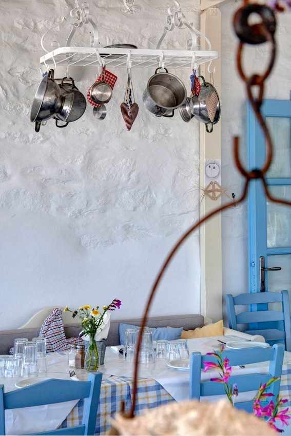 Island decoration at Mediterraneo