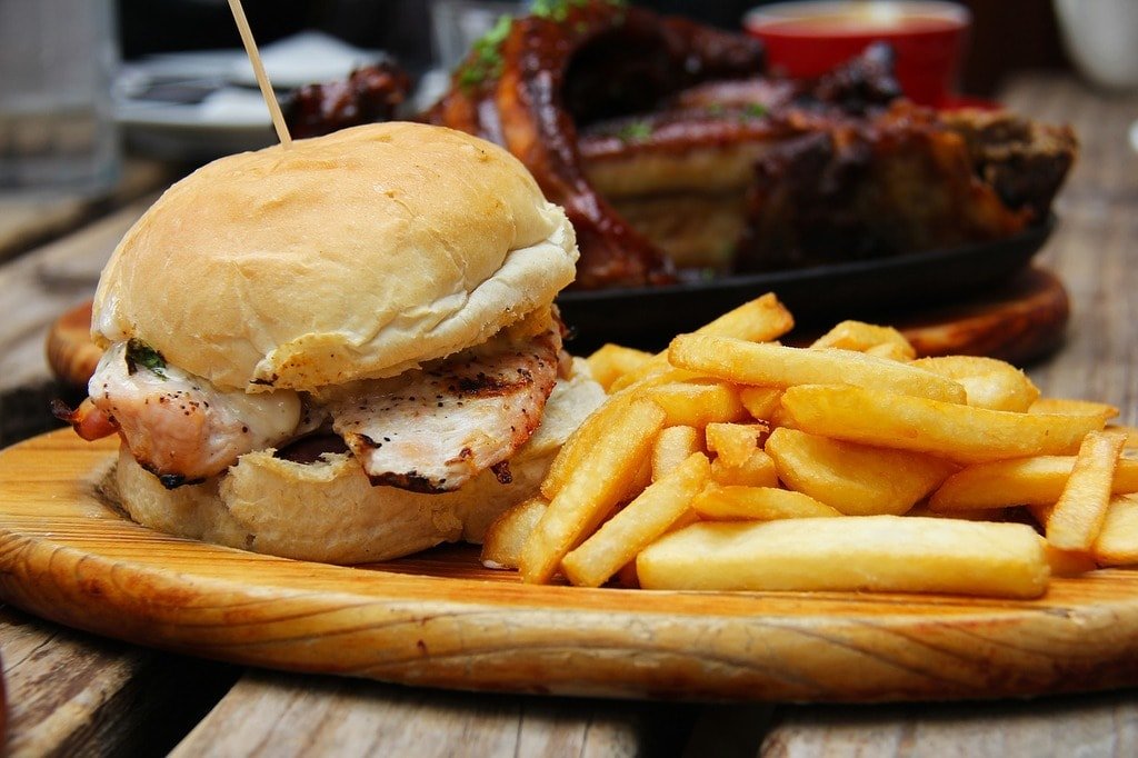 burgers-1565907_1280