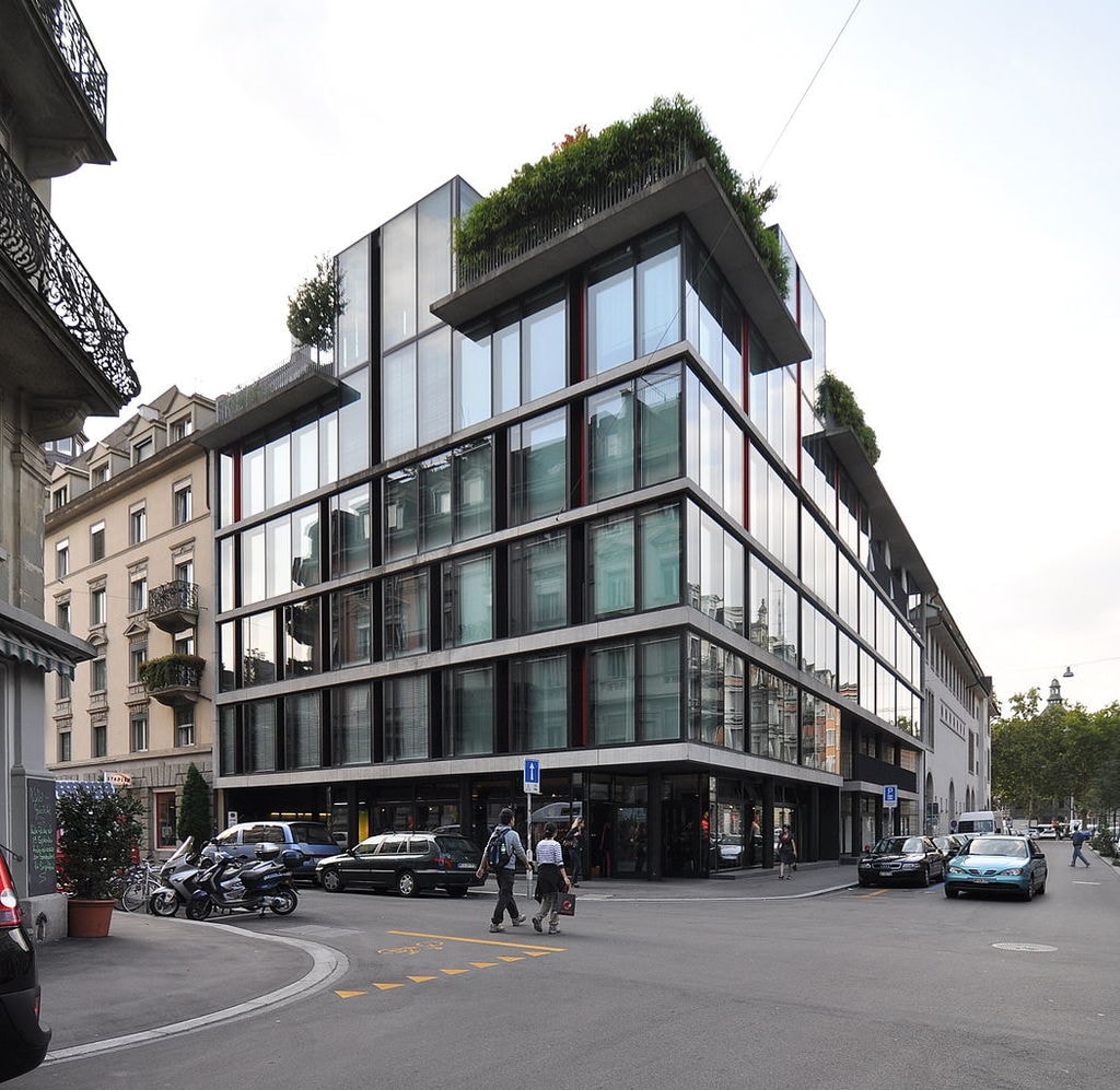 1052px-Mehrfamilienhaus_Bäckerstrasse_Zürich_01
