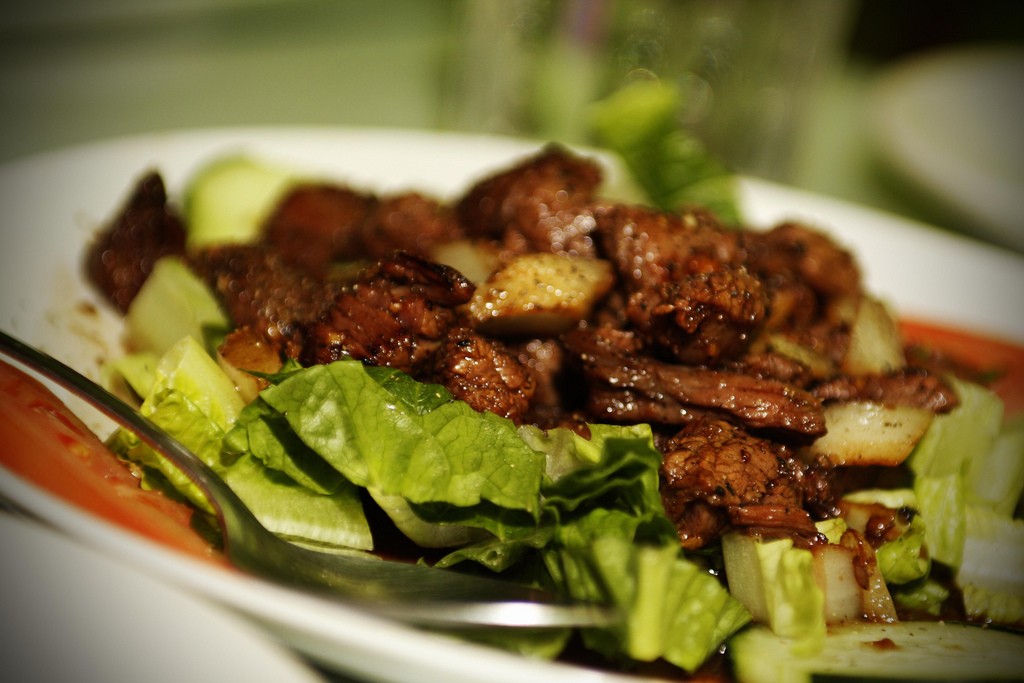 Bò lúc lắc | ©Nick Nguyen/Flickr