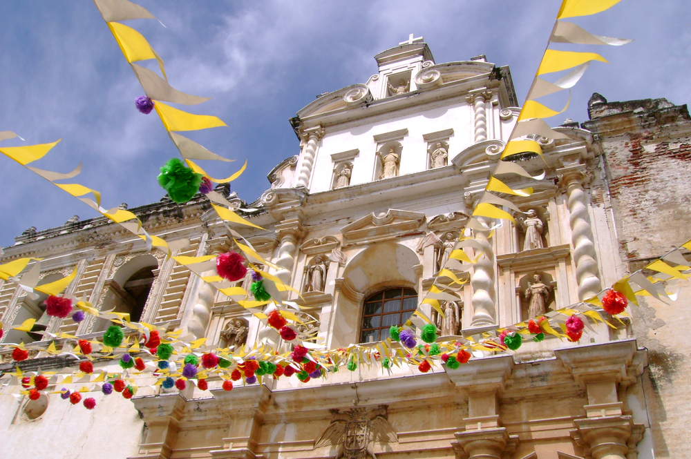 Antigua Guatemala, San Francisco Church │© Pelonmaker/Shutterstock