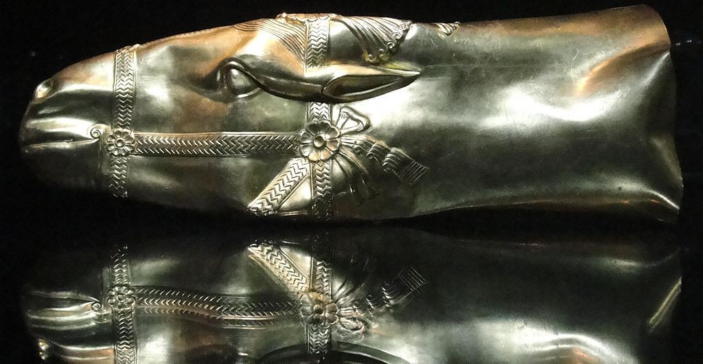 Golden Head of Horse Rhyton - Sassanid Empire 6-7 AD at Reza Abbasi Museum. © TruthBeethoven/WikiCommons