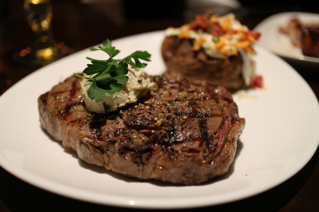 Saltlik Ribeye Steak | ©Elsie Hui/Flickr