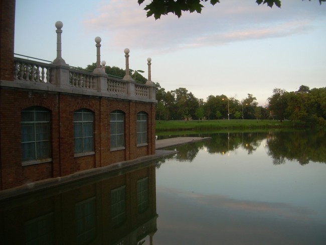 Columbus Park Refectory |© Ross Griff/Flickr