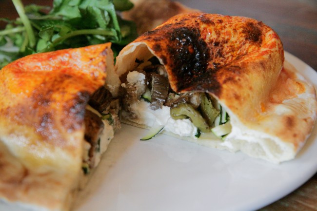 Calzone | © Alexis Lamster / Flickr