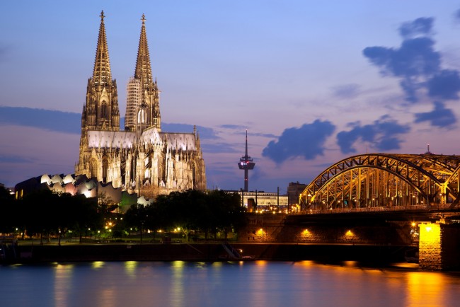 Cologne Cathedral and the Hohenzollern Bridge | © Jiuguang Wang/Flickr