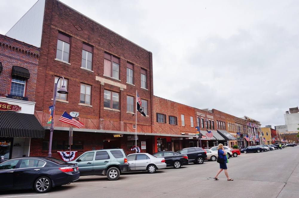The main street in the historic downtown of Ames, Iowa © EQRoy / Shutterstock