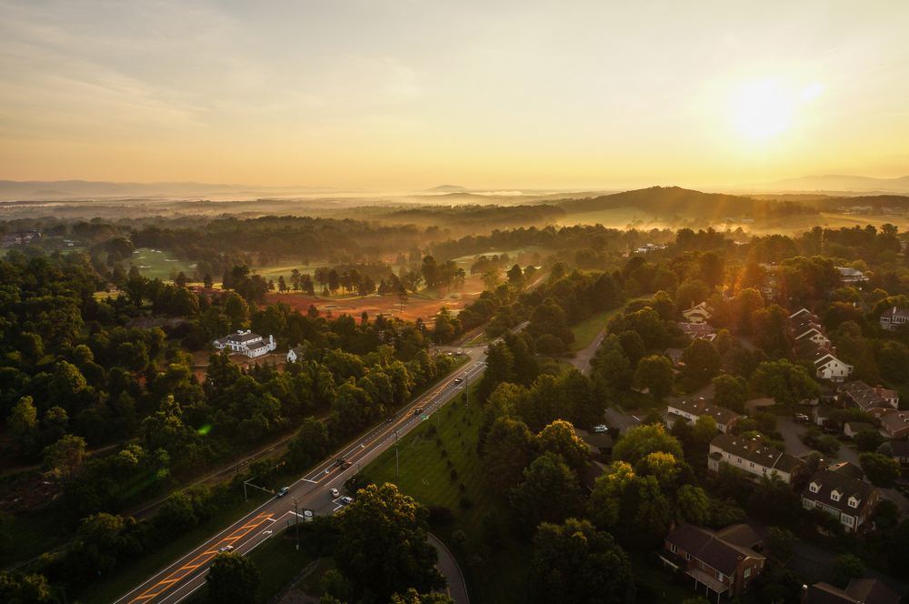 Sunrise in Charlottesville, Virginia © Bram Reusen / Shutterstock