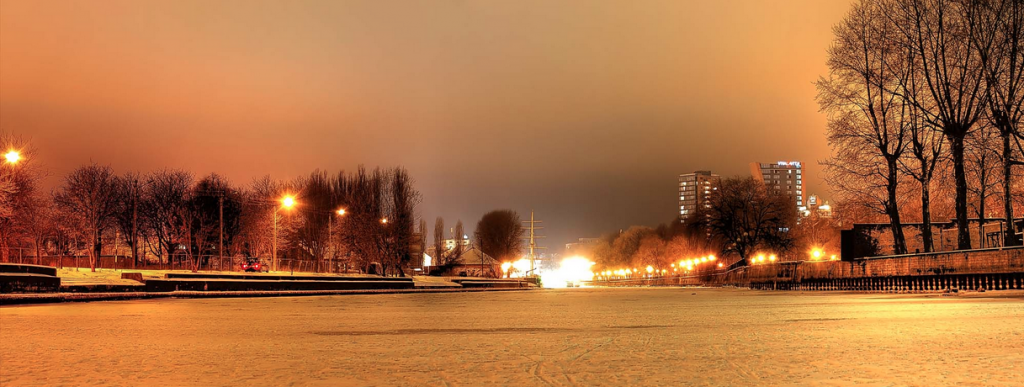 Dane River with the Meridian Ship in the background | © diesel3377/Wikimedia Commons