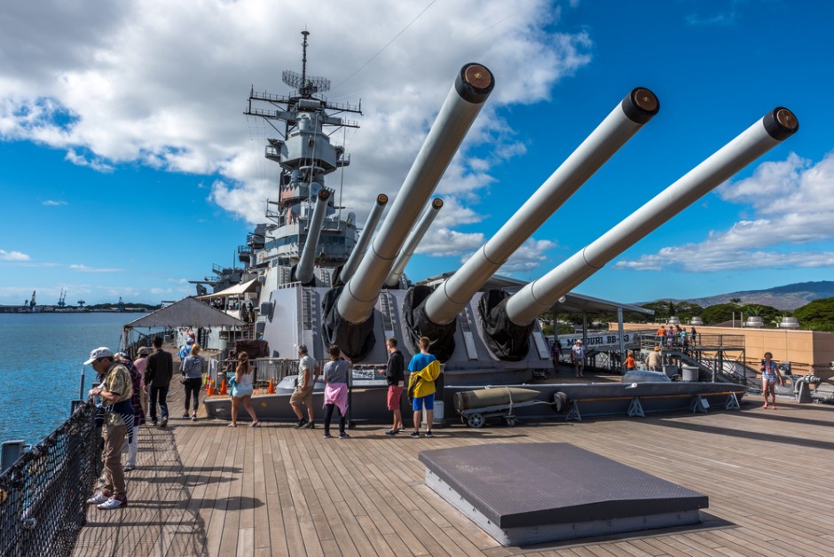 Decommissioned battleship USS Missouri where the signing of the Japanese Instrument of Surrender took place on September 2, 1945 © Phillip B. Espinasse / Shutterstock
