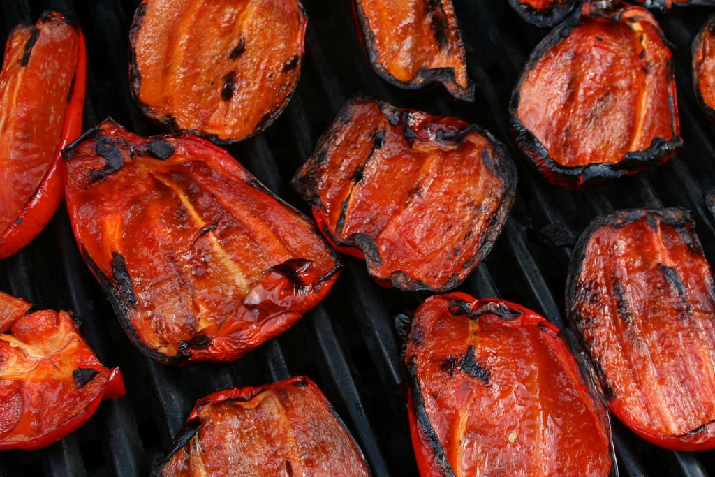 Barbecued Red Bell Peppers | ©woodleywonderworks/Flickr
