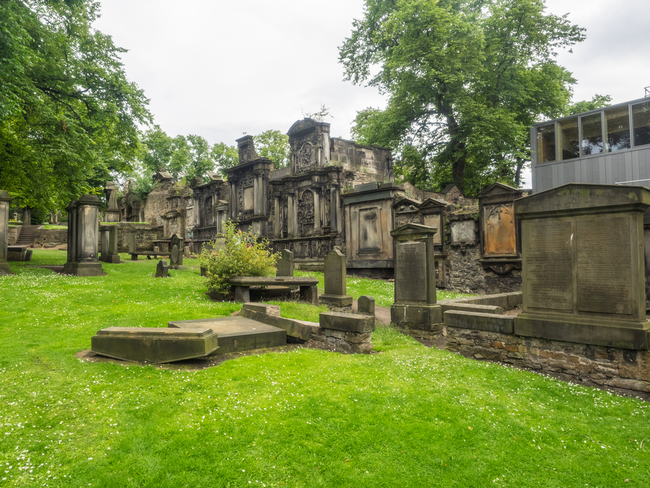 Greyfriar's Kirkyard in Edinburgh | © Mariusz S. Jurgielewicz/Shutterstock