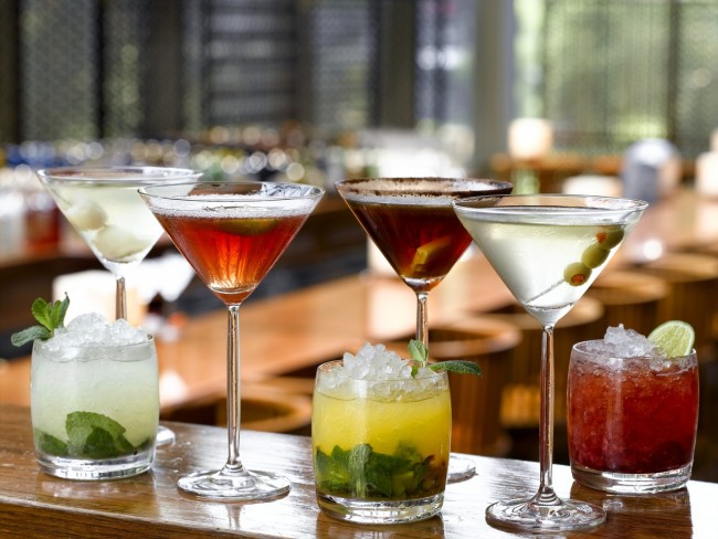 hyatt_hbm_grandhyatt_sinrs_02_SINRS_P174_Martinis_and_Muddles_41731.large