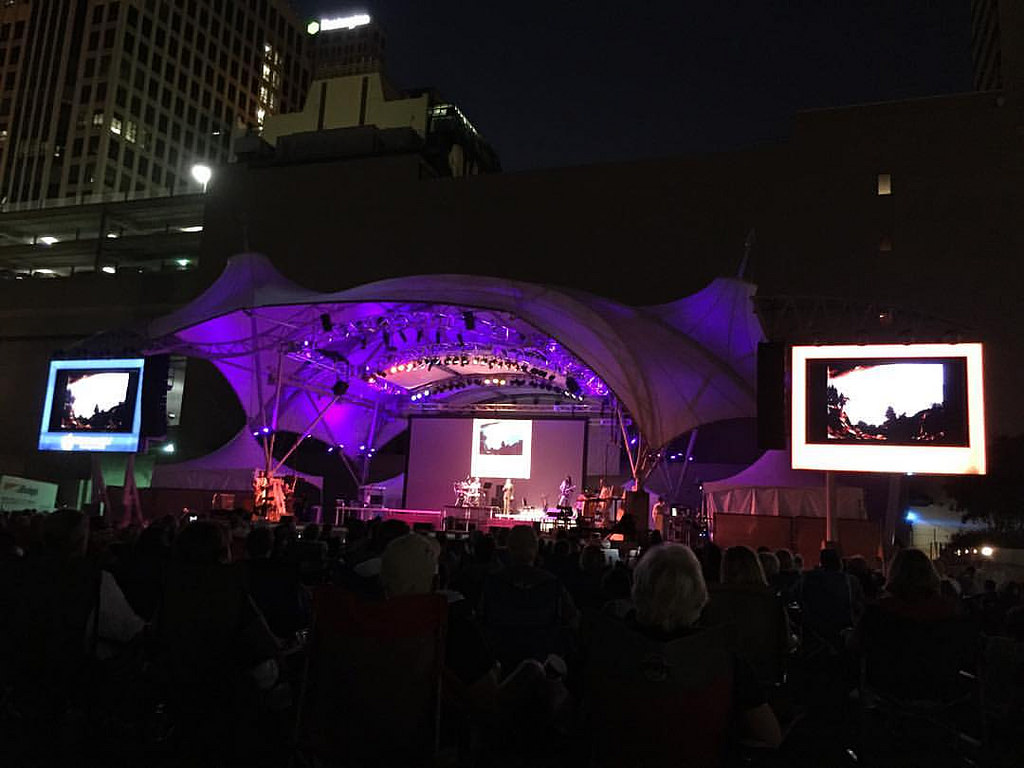 The 10 Best Bars In Columbus' German Village, Ohio