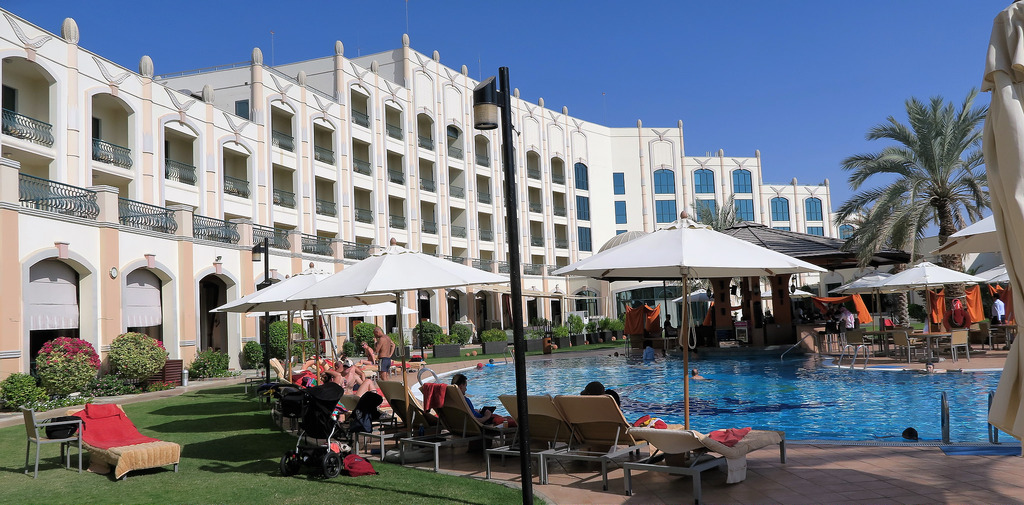 Al Ain Rotana pool | © Travpacker.com/Flickr