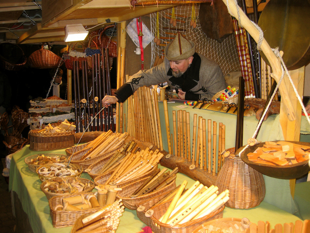 The market on Vörösmarty Square is the most famous and well recognized in Budapest © Top Budapest / Flickr
