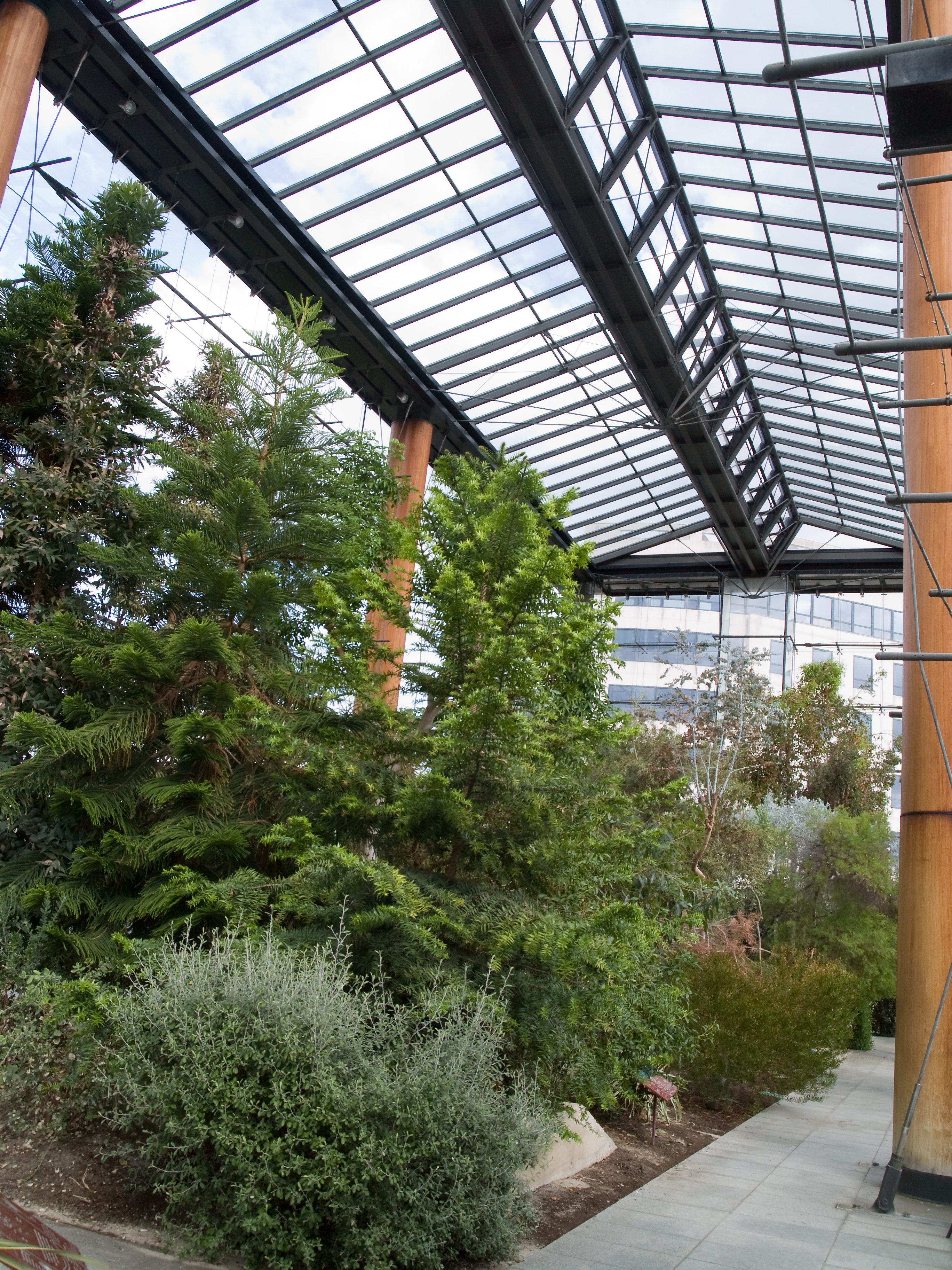 Indoor gardens in paris: urban retreats