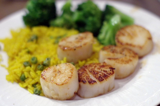 Pan Seared Sea Scallops | ©Adam Baker/Flickr