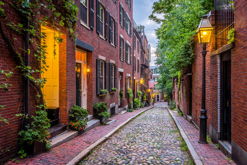 Acorn Street, Boston © Sunny Chanruangvanich / Shutterstock