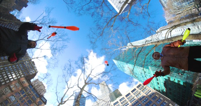Jugglers in Bryant Park | © Dan M. Lee Photography