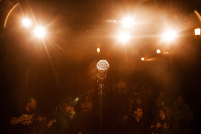 Mic at The Creek| © Mindy Tucker