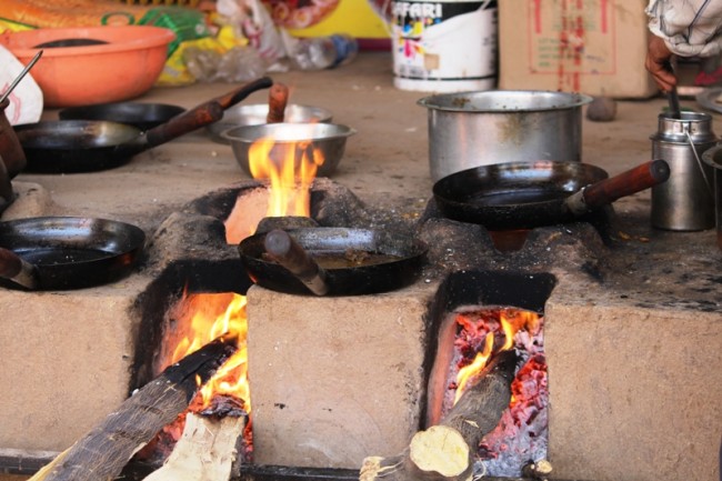 Community cooking at the Bahiram Festival | © Bhushan Bawankule