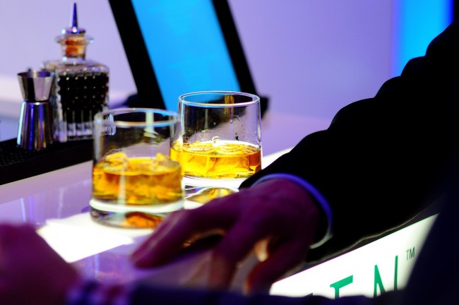 Bar, drinks, alcohol| © tookapic/Pixabay