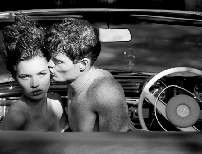 Kate Moss photographed in London on the 6th of May 1988, in David Hockney’s Mercedes Benz 280 Se Cabriolet | © Tony McGee